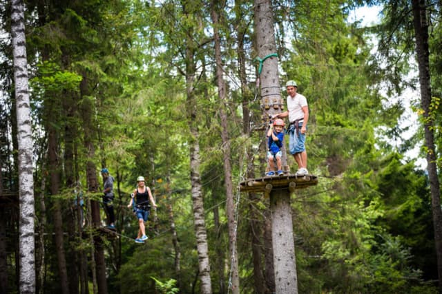 Høyt og Lavt klatrepark