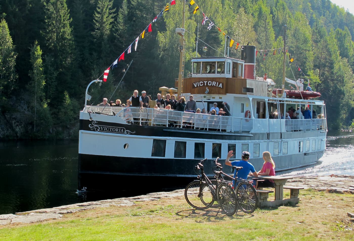 Telemarkskanalen med kanalbåt