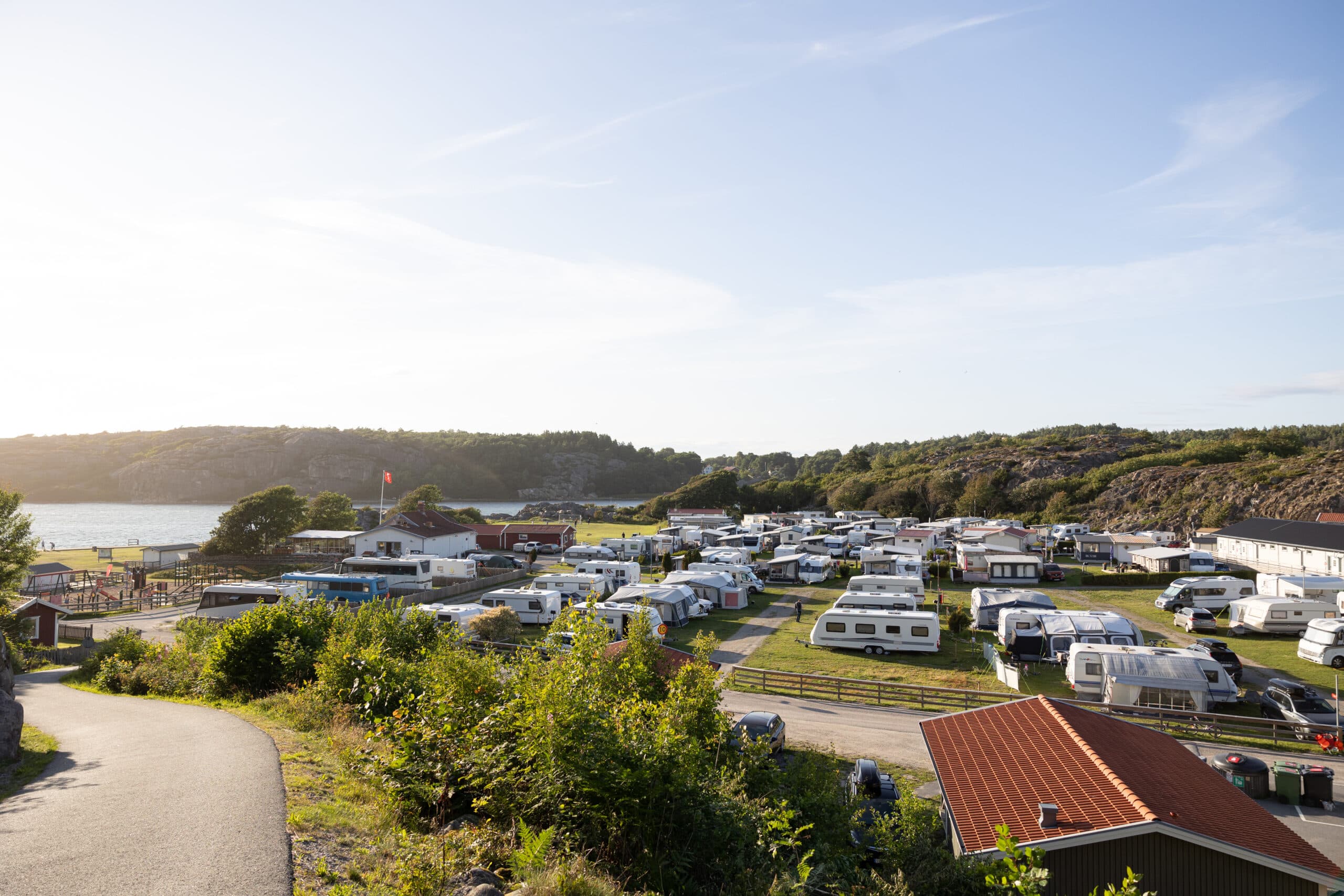 Bobilplass i Grebbestad nær sjø og campingopplevelser.