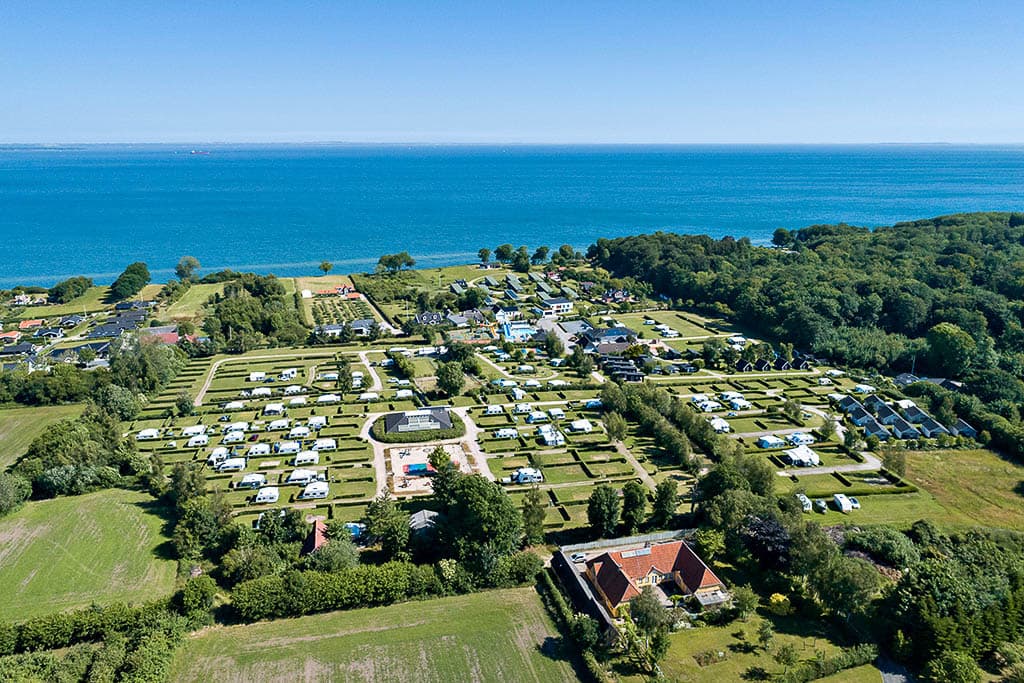 sommarsäsong camping skovlund