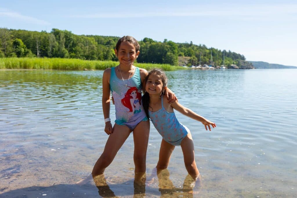 First Camp Kolmården – Norrköping – camping nära djurpark och Bråviken med stugor och naturnära upplevelser.