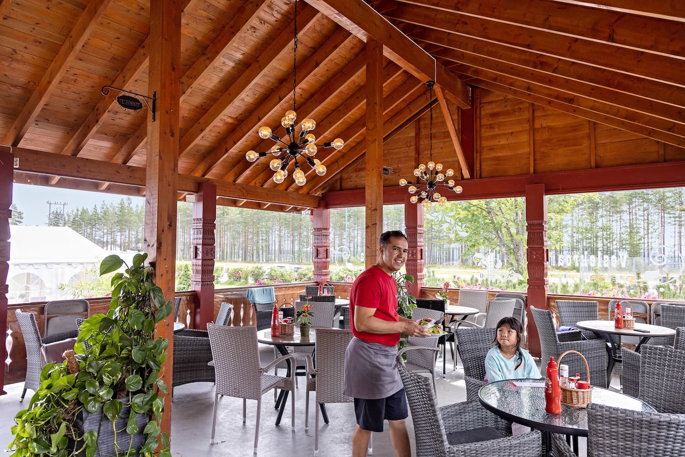 Servitør i bistroen, Bø - Telemark