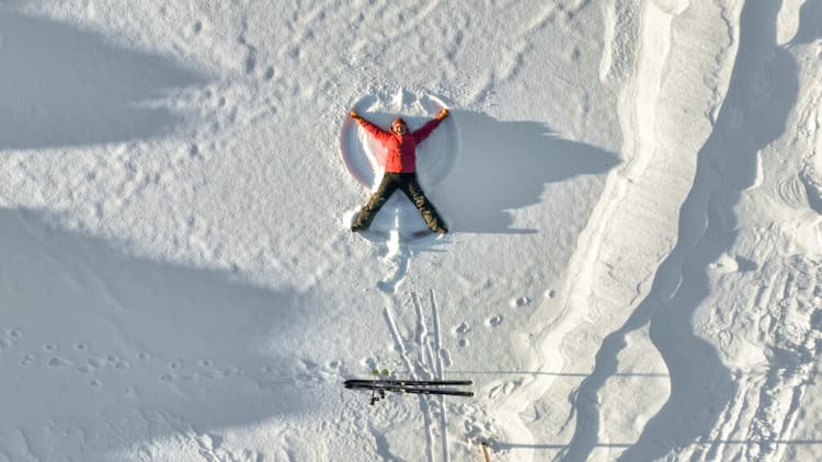 Vinter med snøengel og ski Bø - Telemark