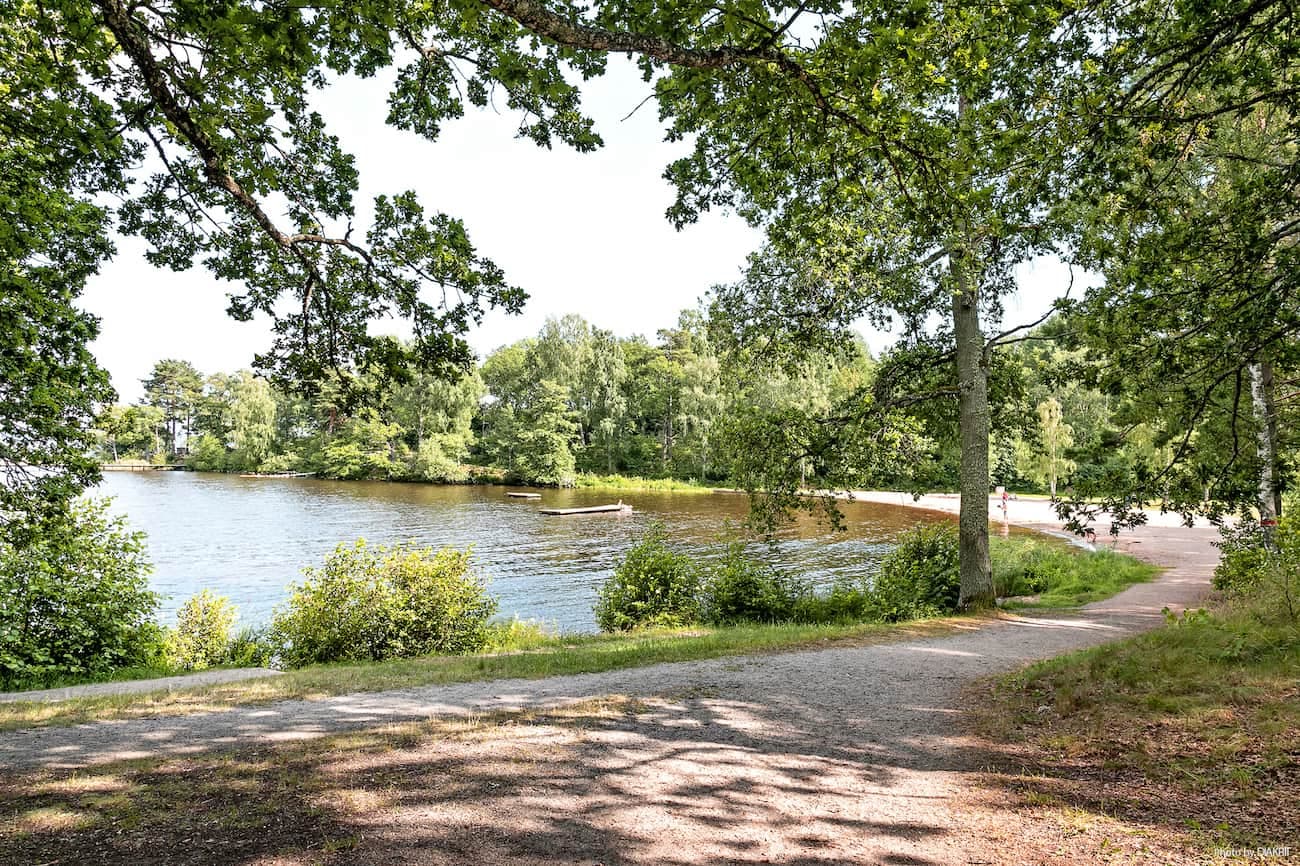 Campingplass ved Mälaren i Sverige