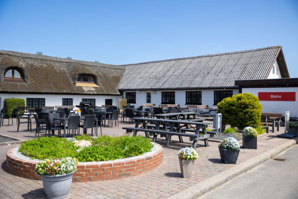 First Camp Klim Strand – familievenlig campingplads ved Nordvestkysten, tæt på strand, badeland og hytter.