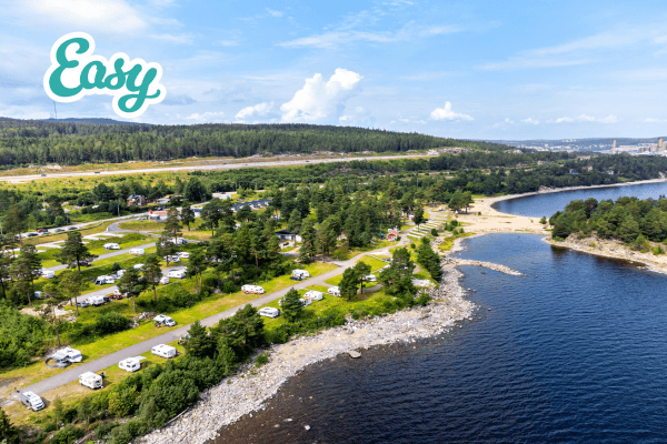 Campingplass nær sjøen i Sundsvall, Sverige