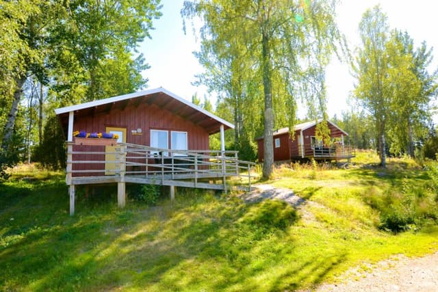 Exteriör för stugan Rovfåglarna på Sommarvik.