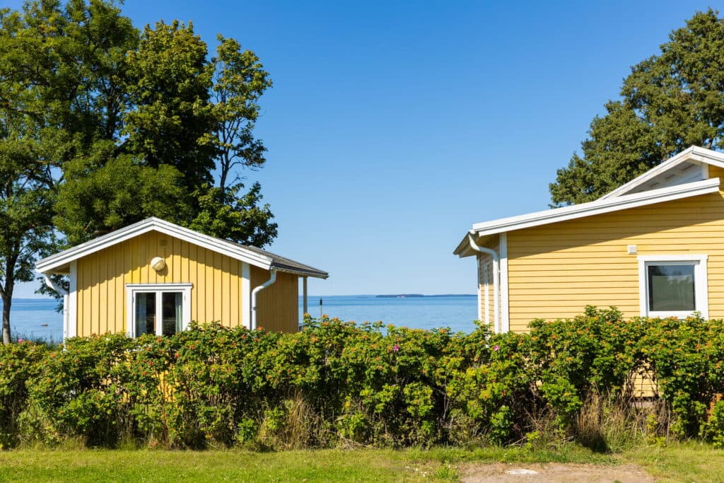 Stugor med sjöutsikt på First Camp Vadstena - Vättern