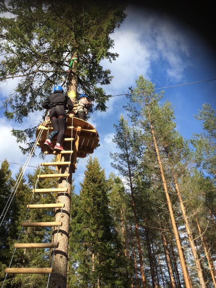 Høyt og Lavt klatrepark - Bø Telemark | First Camp